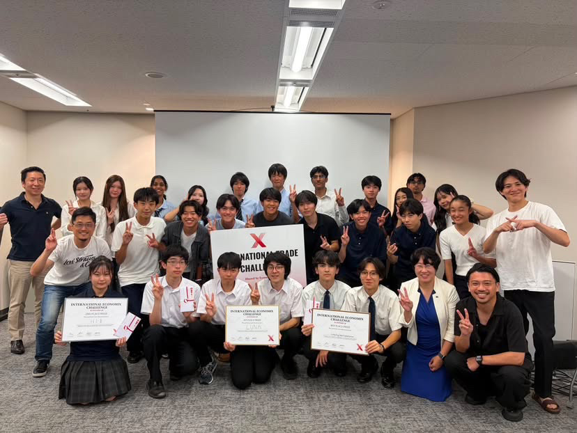 Economix members and finalists together after the International Economix Challenge
